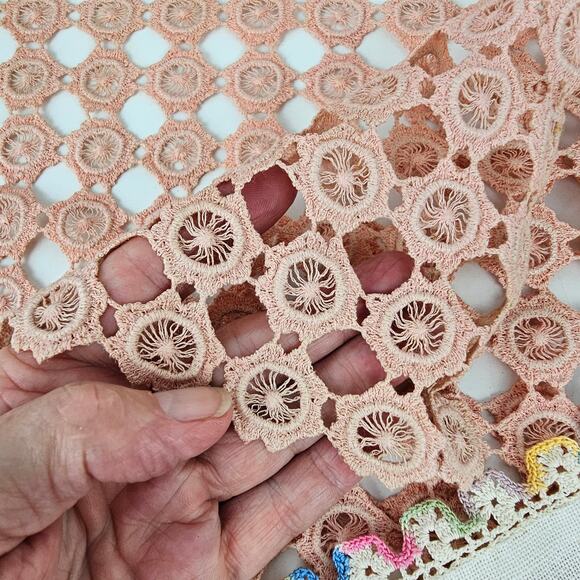 Vintage lot 5 linens runner doilies crochet trimming - Picture 2 of 5